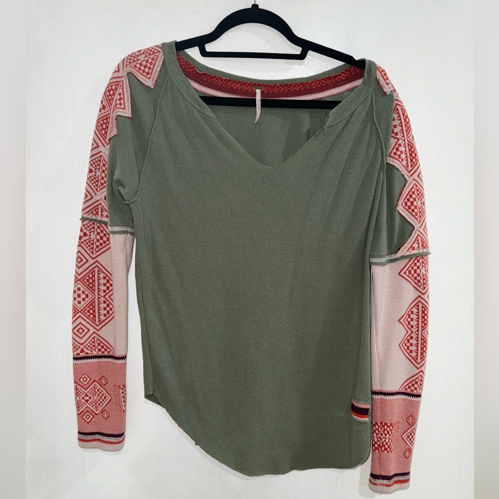 FREE PEOPLE long sleeve top - size small